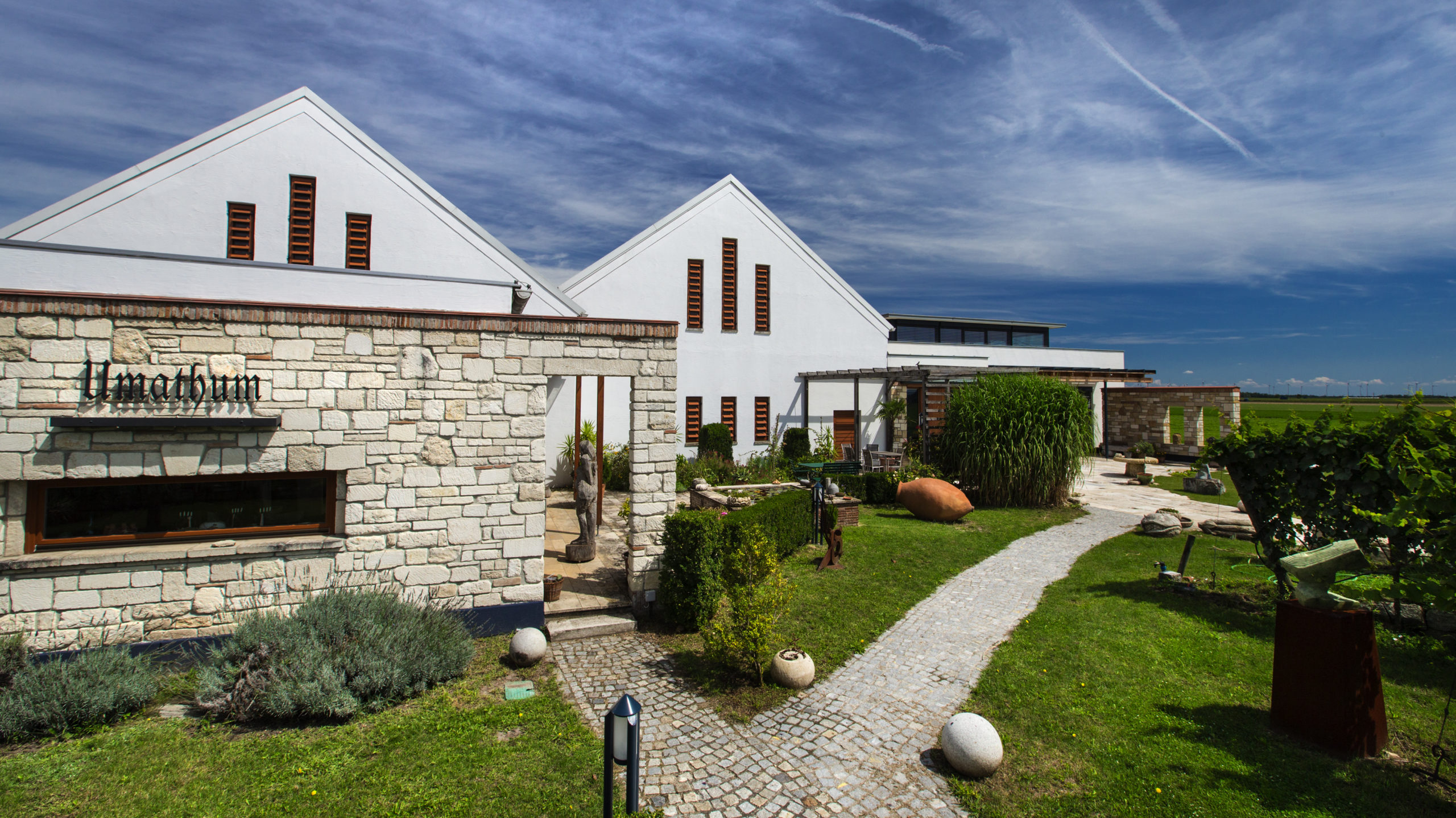 Foto-1_neu_Weingut_X8Q5449